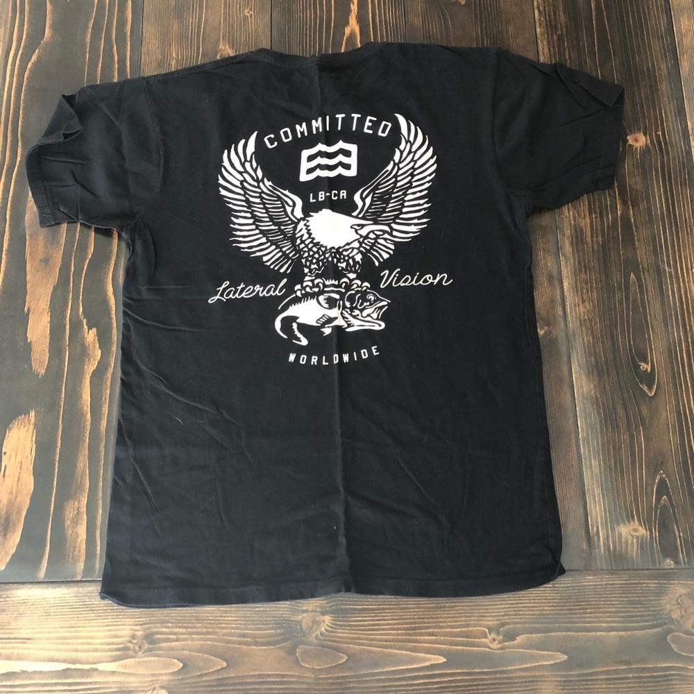Lateral vision committed tee